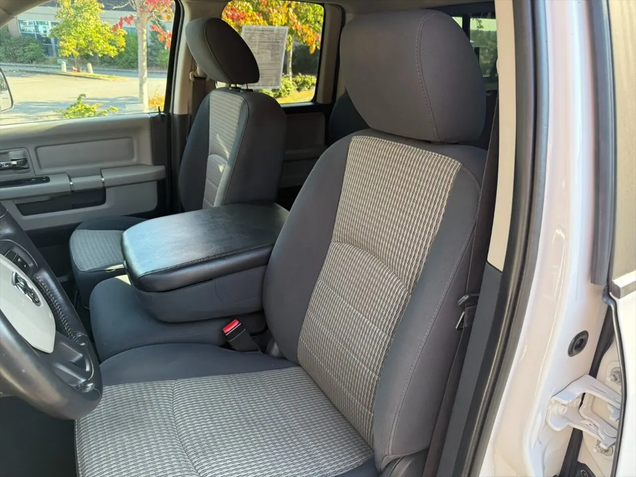 2012 Ram 1500 SLT photo 14