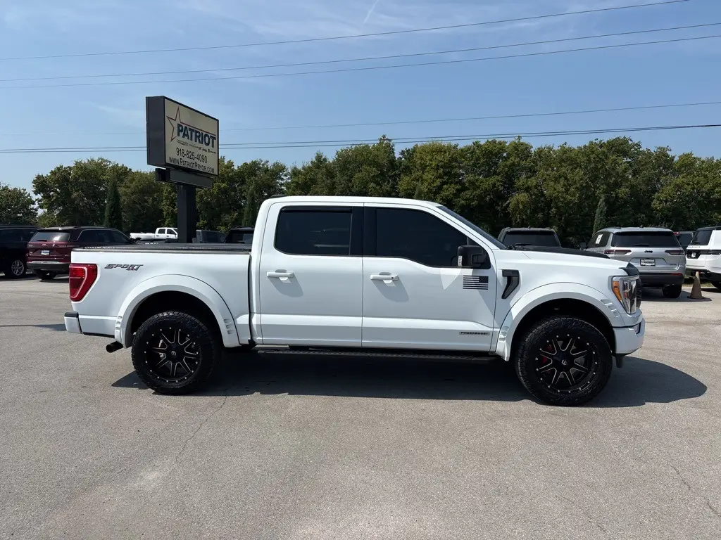 2022 Ford F-150 XLT photo 2