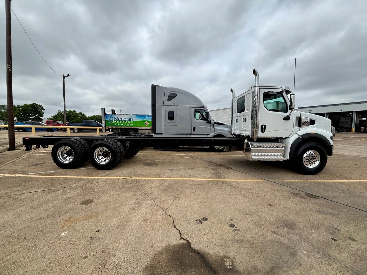 2027 Western Star 49X — photo 7