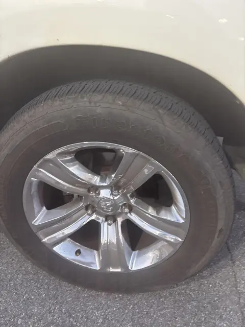 2009 Dodge Ram SLT photo 4