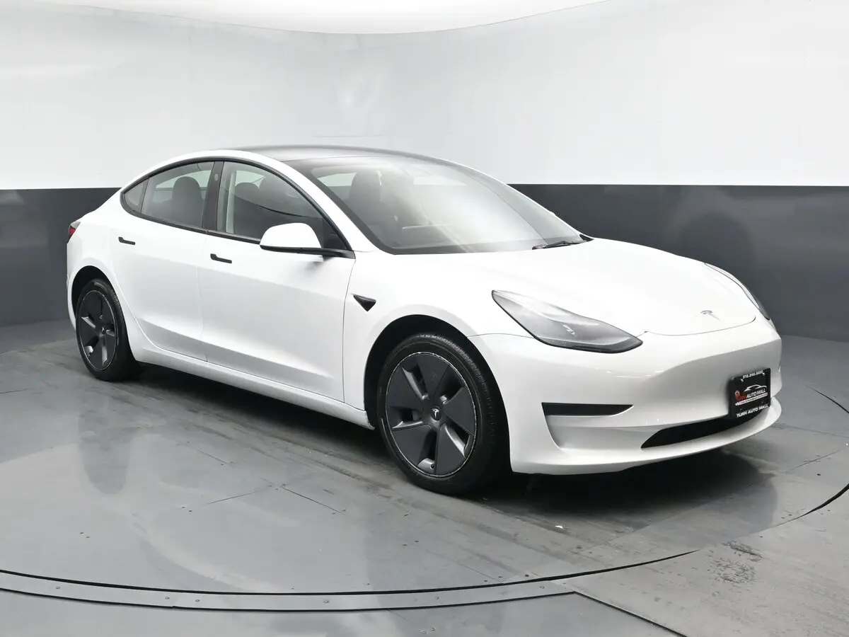 2023 Tesla Model 3 photo 2