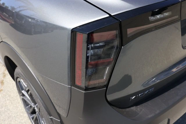 2026 Nissan KICKS SR - Photo 6