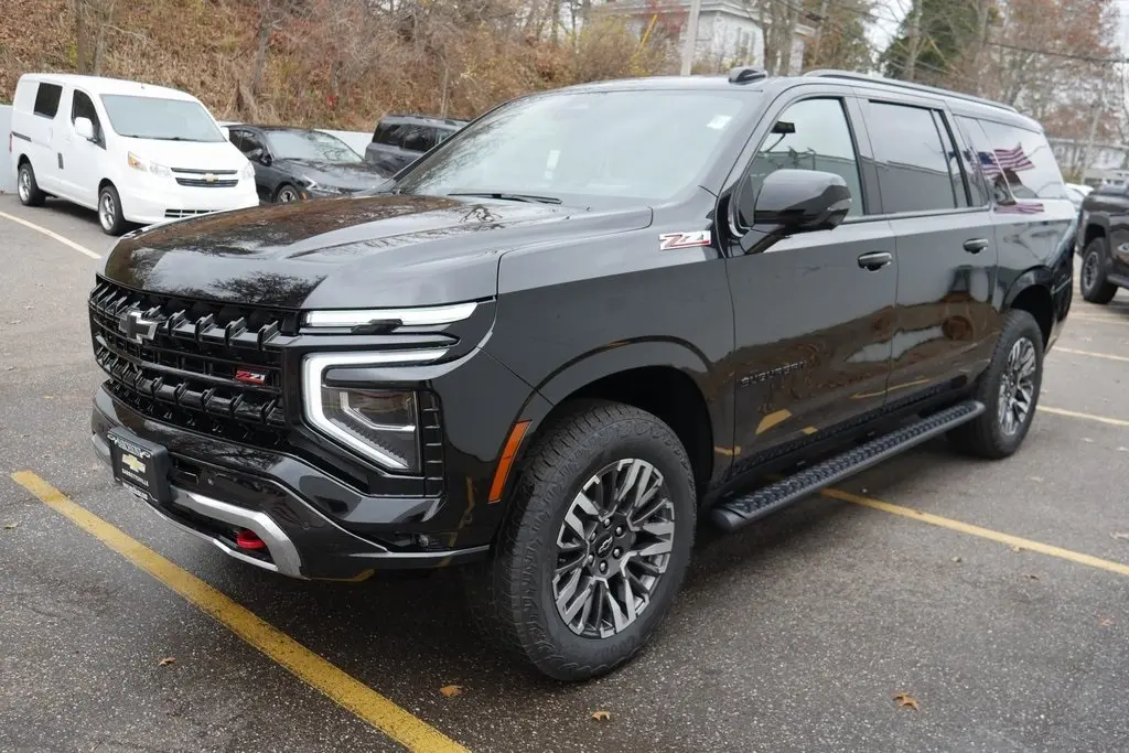 2026 Chevrolet Suburban Z71 photo 4