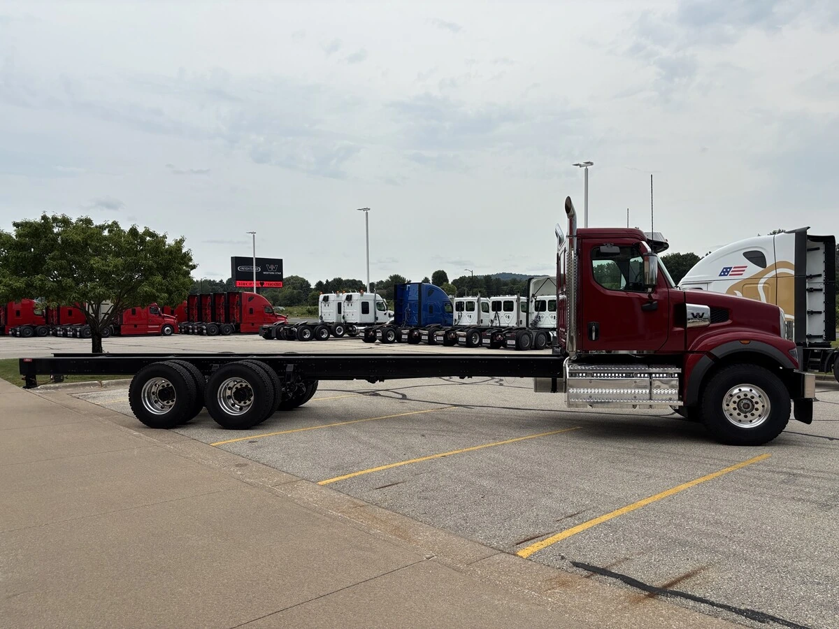 2027 Western Star 49X — photo 4