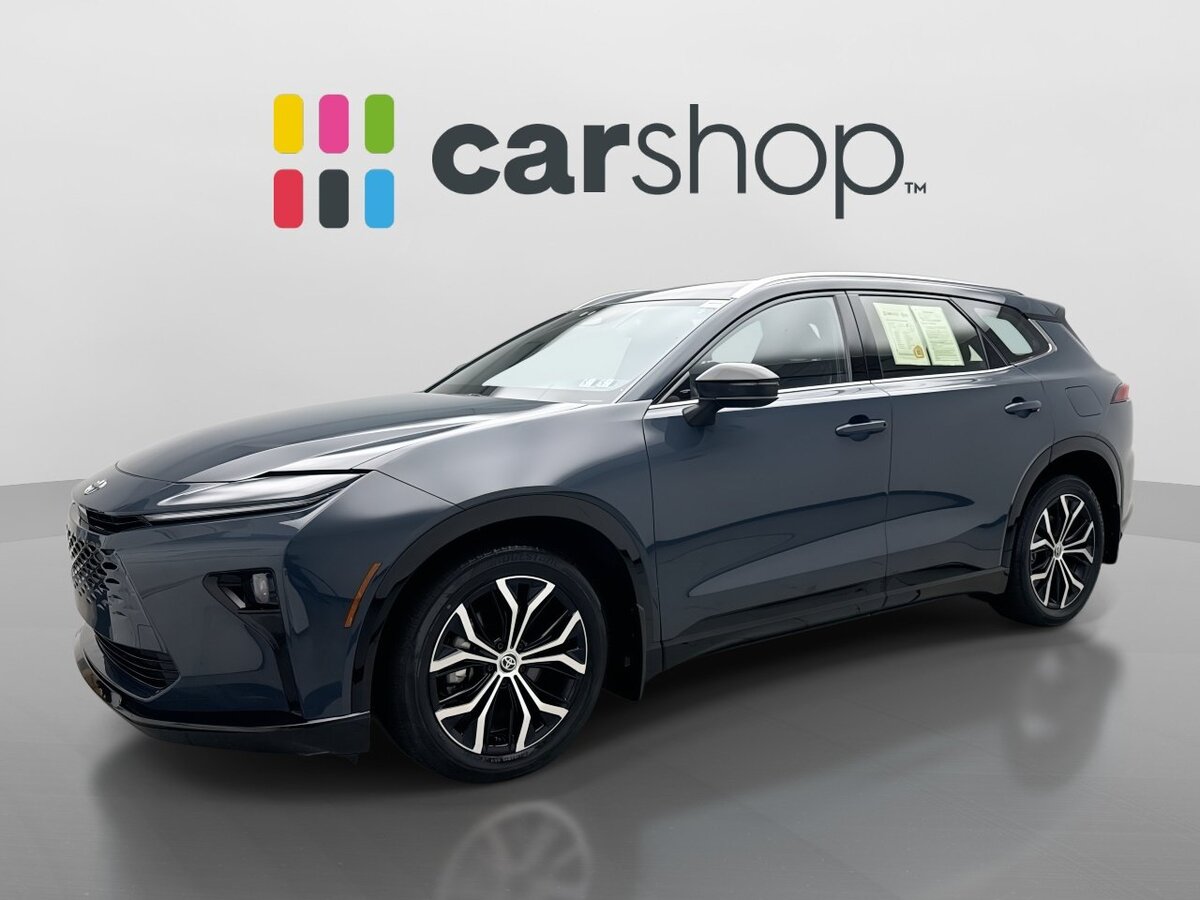 2025 Toyota Crown Signia XLE