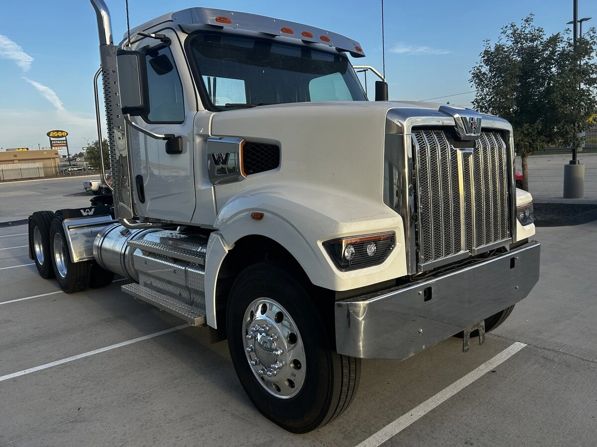 2027 Western Star 49X — photo 3