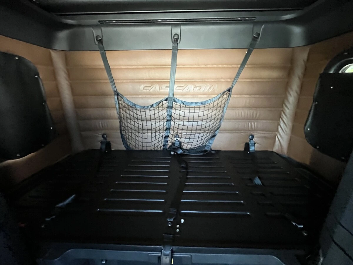 2022 Freightliner Cascadia - image 38