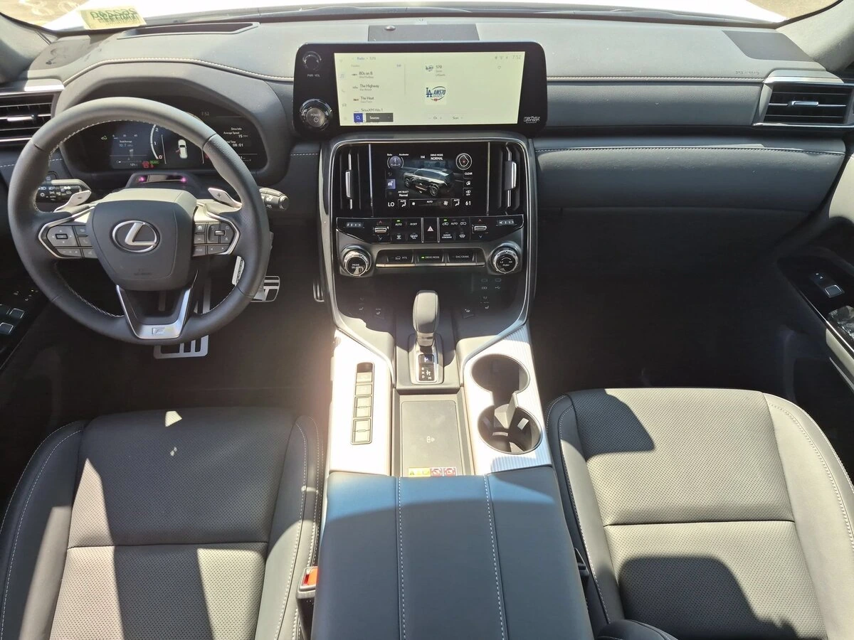 2026 Lexus LX 700h F-Sport - Photo 19