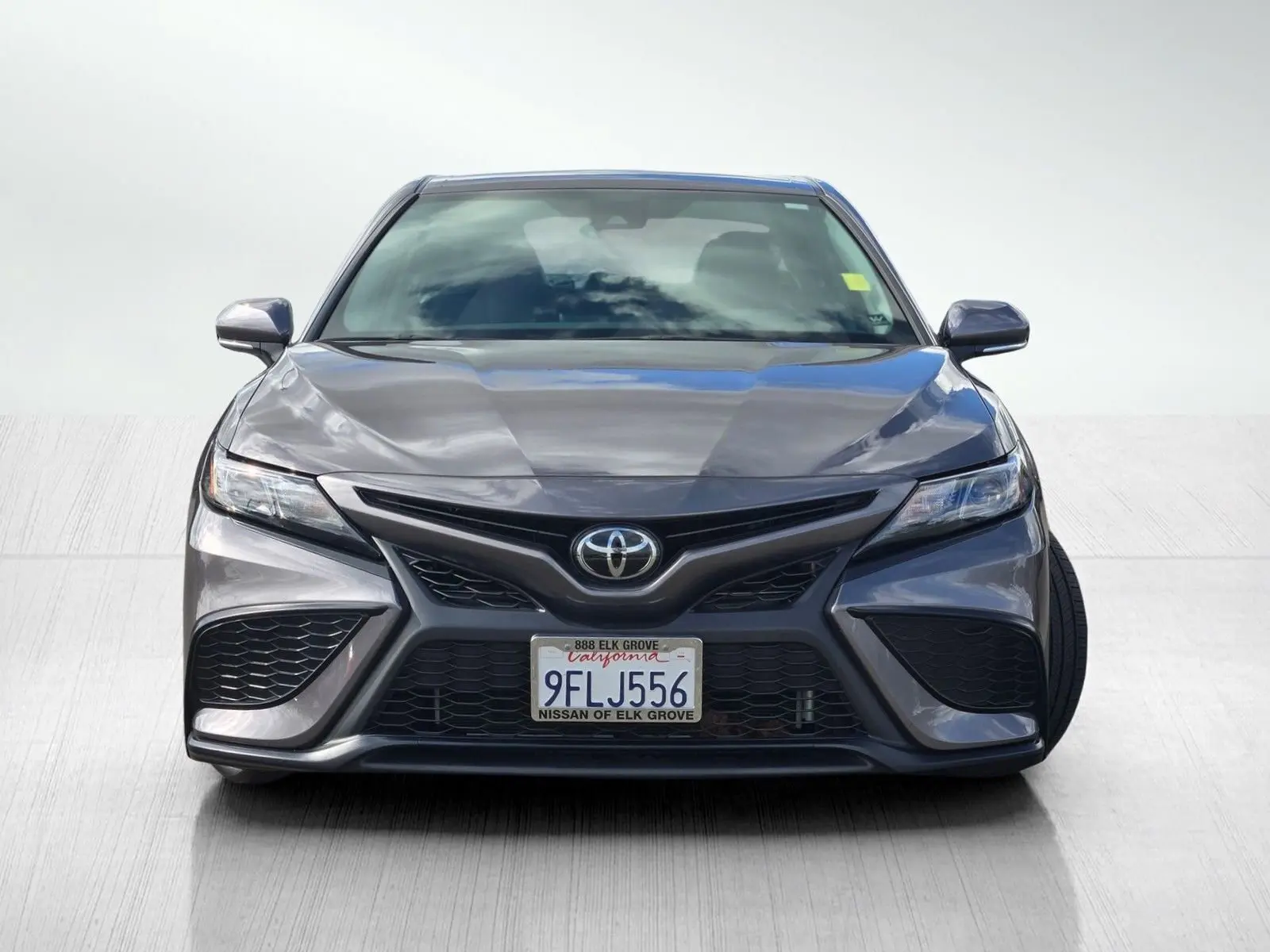 2023 Toyota Camry SE photo 2