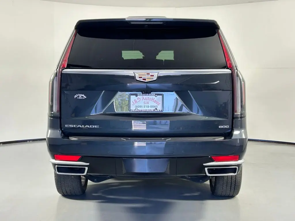 2022 Cadillac Escalade Premium Luxury photo 7