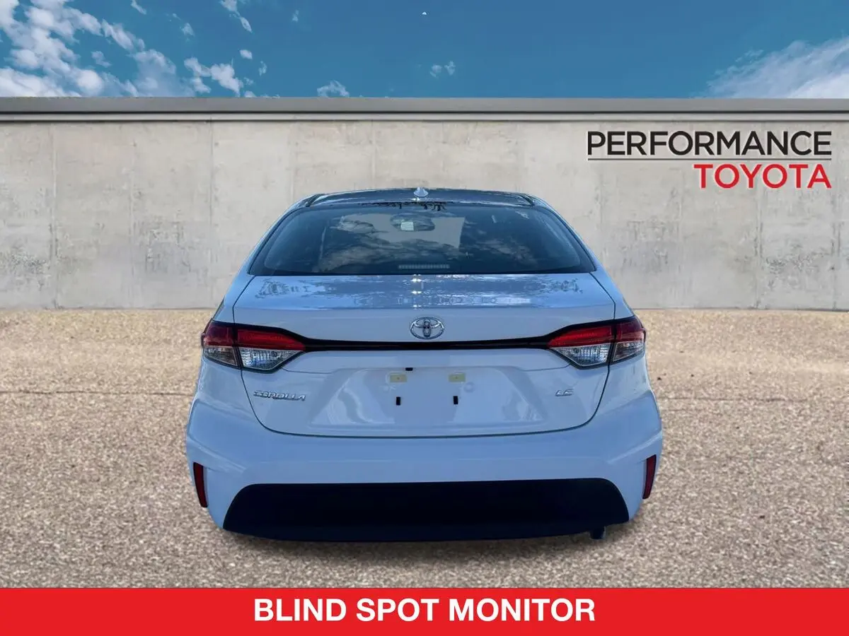 2026 Toyota Corolla LE photo 4