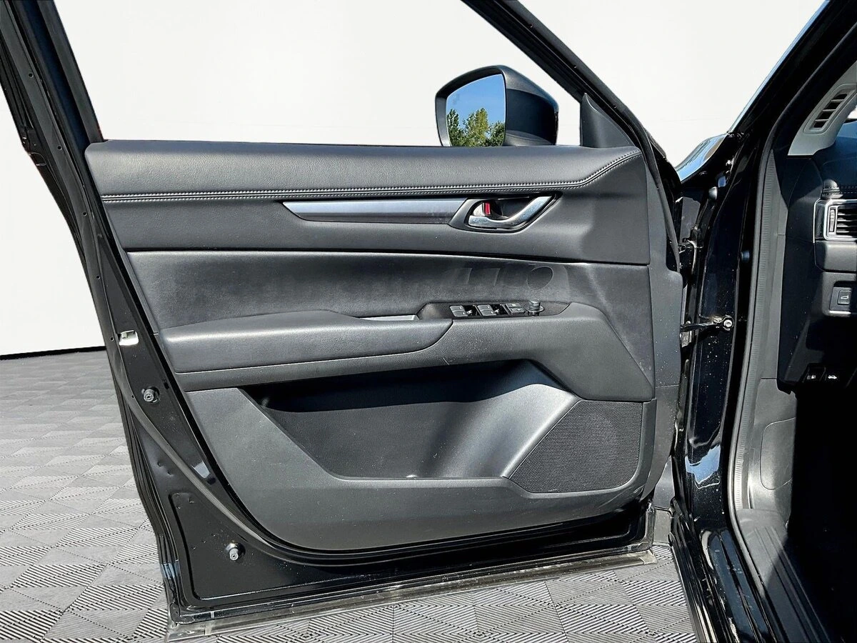 2025 Mazda CX-5 S Preferred package - Photo 19