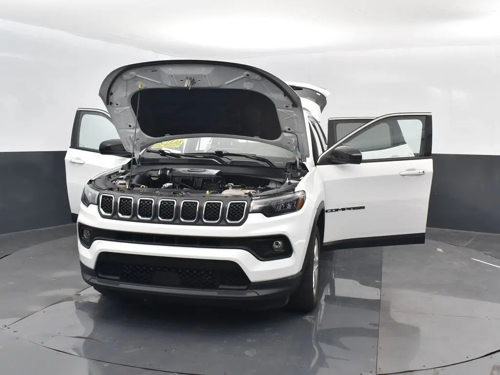 2023 Jeep Compass Latitude photo 42