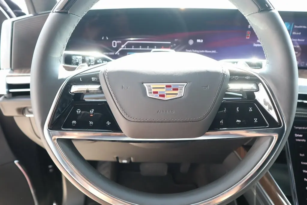 2026 Cadillac Escalade Platinum Sport photo 3