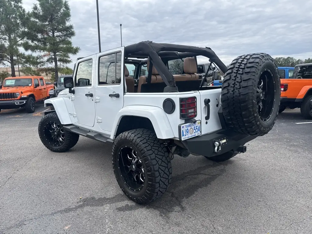 2015 Jeep Wrangler Unlimited Sahara photo 4