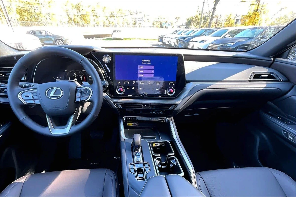 New Lexus TX interior