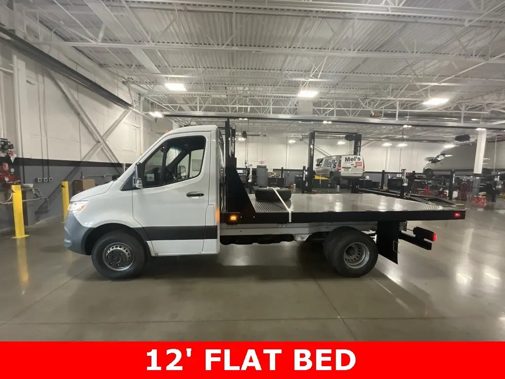 2024 Mercedes-Benz Sprinter Cab Chassis Base's photo