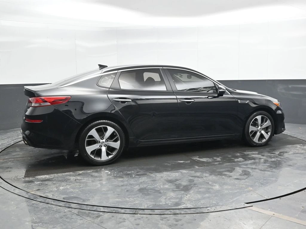 Used 2020 Kia Optima S with VIN 5XXGT4L32LG442476 for sale in Sycamore, IL