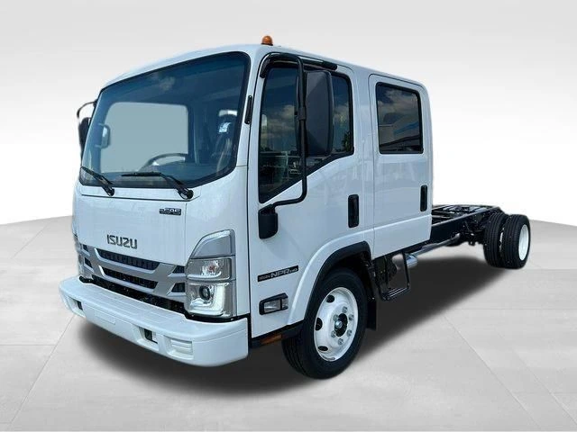 2025 Isuzu NPR - image 4