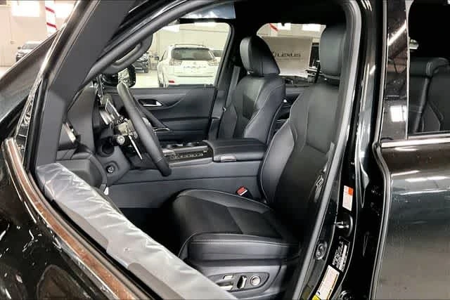 2026 Lexus LX 700h Luxury - Photo 9
