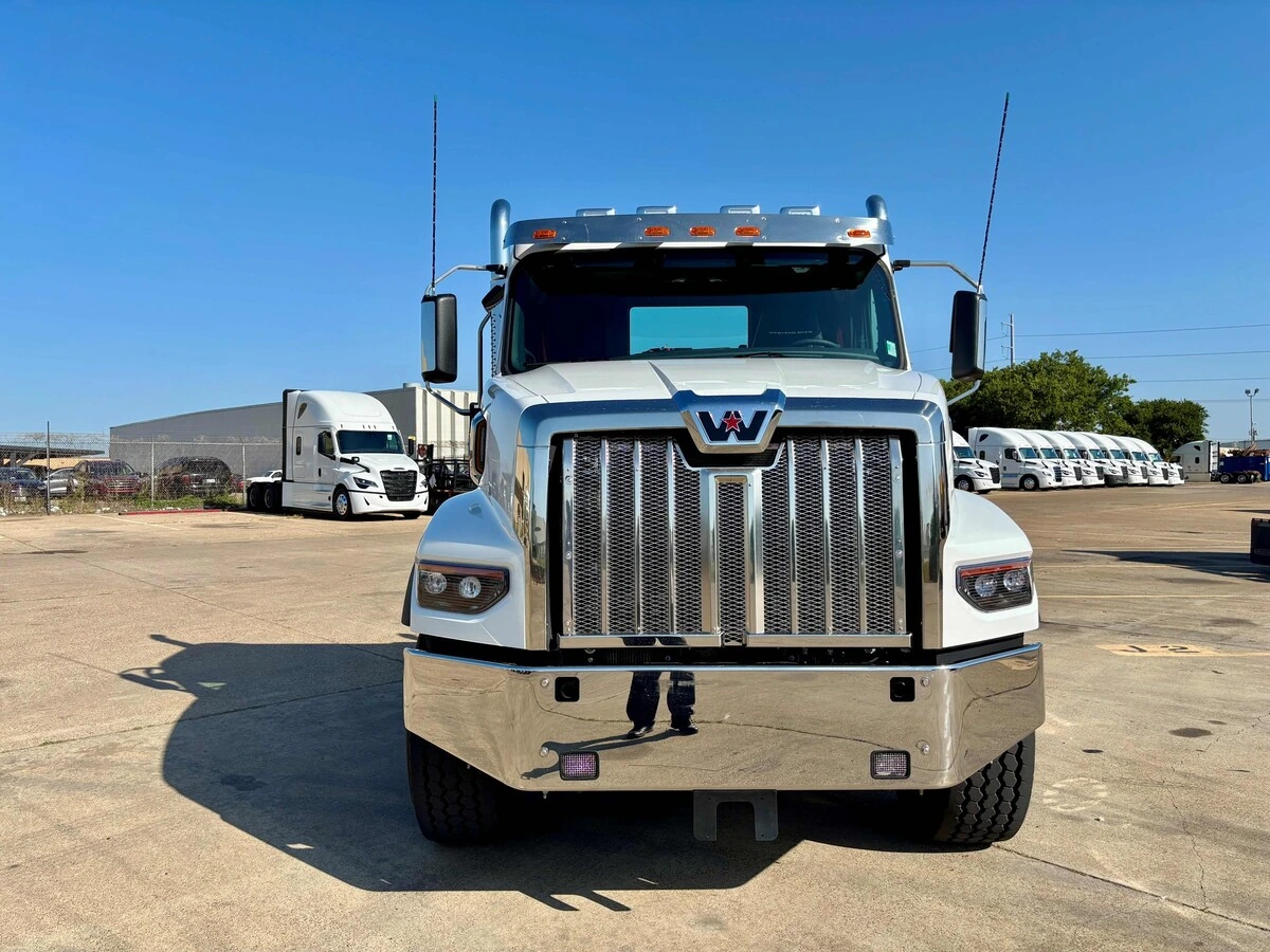2027 Western Star 49X — photo 8