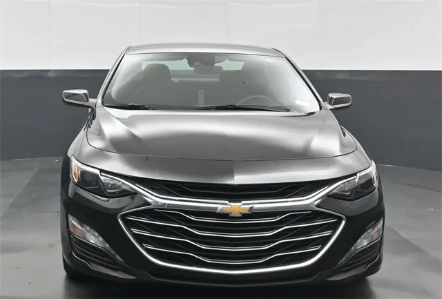 2024 Chevrolet Malibu 1LT photo 3