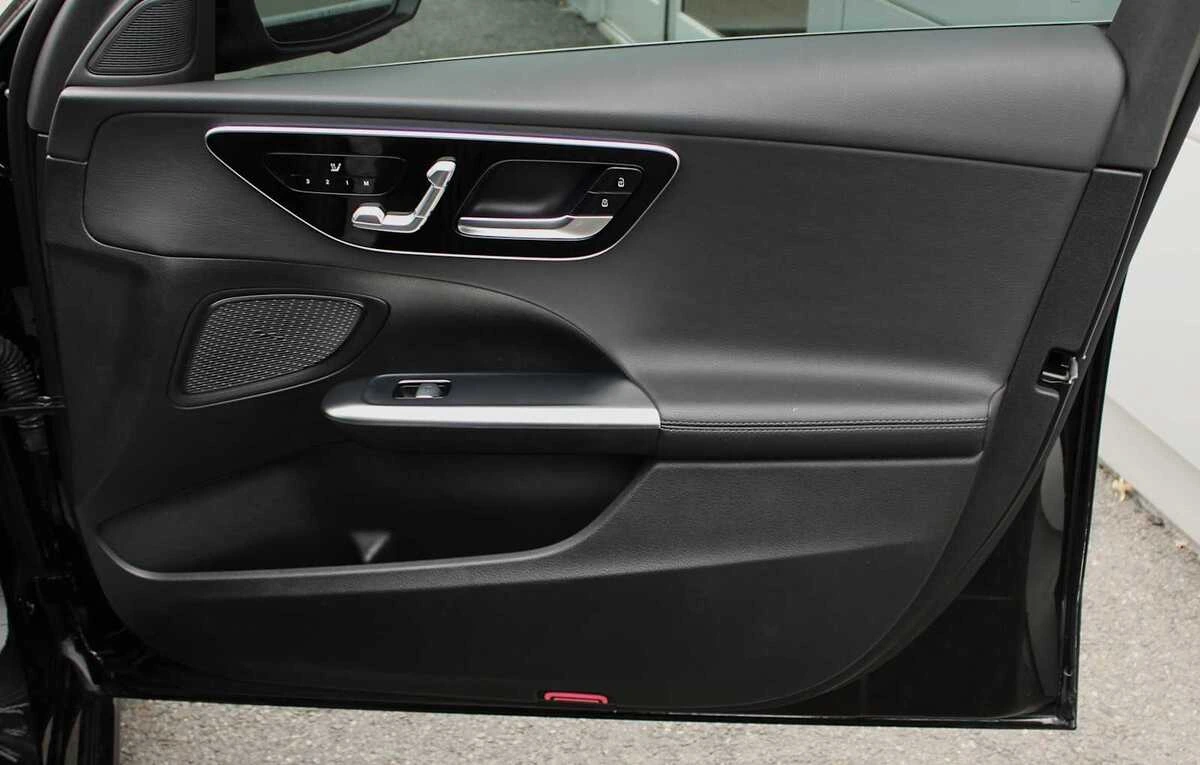 2025 Mercedes-Benz C-Class Sedan C 300 - Photo 17