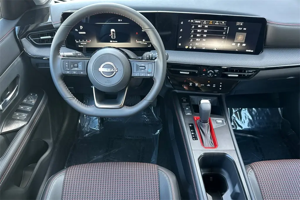 2026 Nissan Kicks SR photo 13