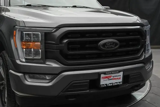 2022 Ford F-150 XLT photo 2