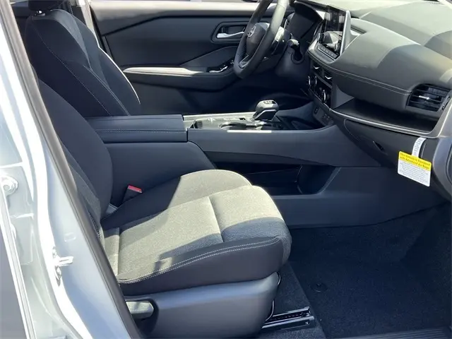 2026 Nissan Rogue SV photo 20