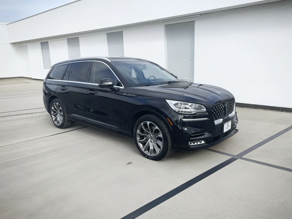 2021 Lincoln Aviator Base's photo