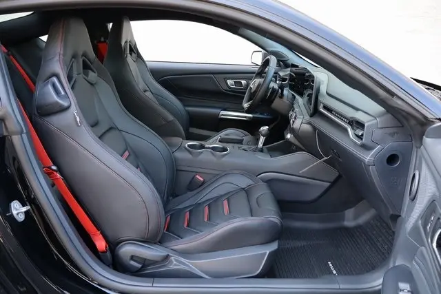 2025 Ford Mustang GT Premium photo 33