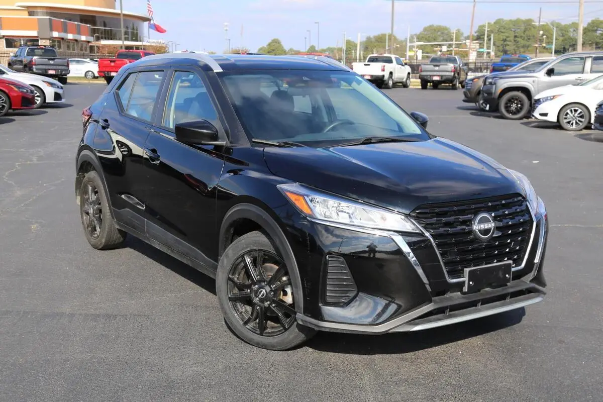 2023 Nissan Kicks SV