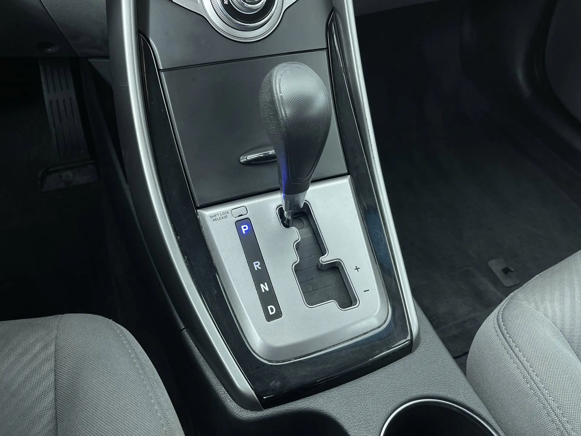 2013 Hyundai Elantra GLS photo 17