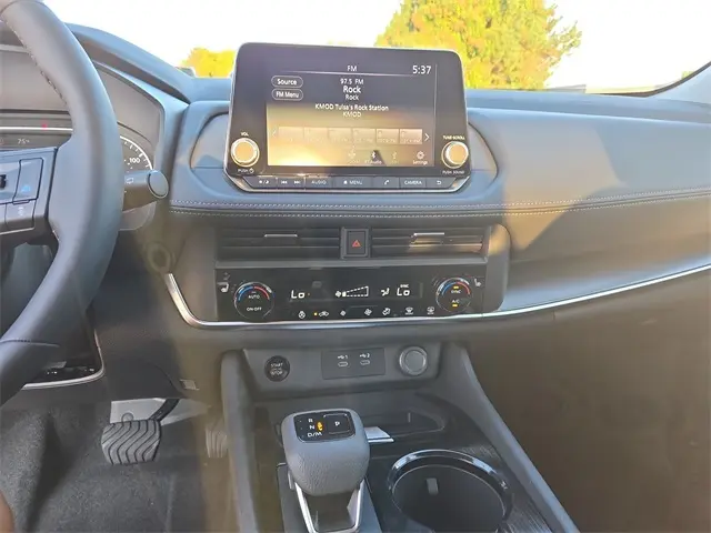 2026 Nissan Rogue SV photo 21