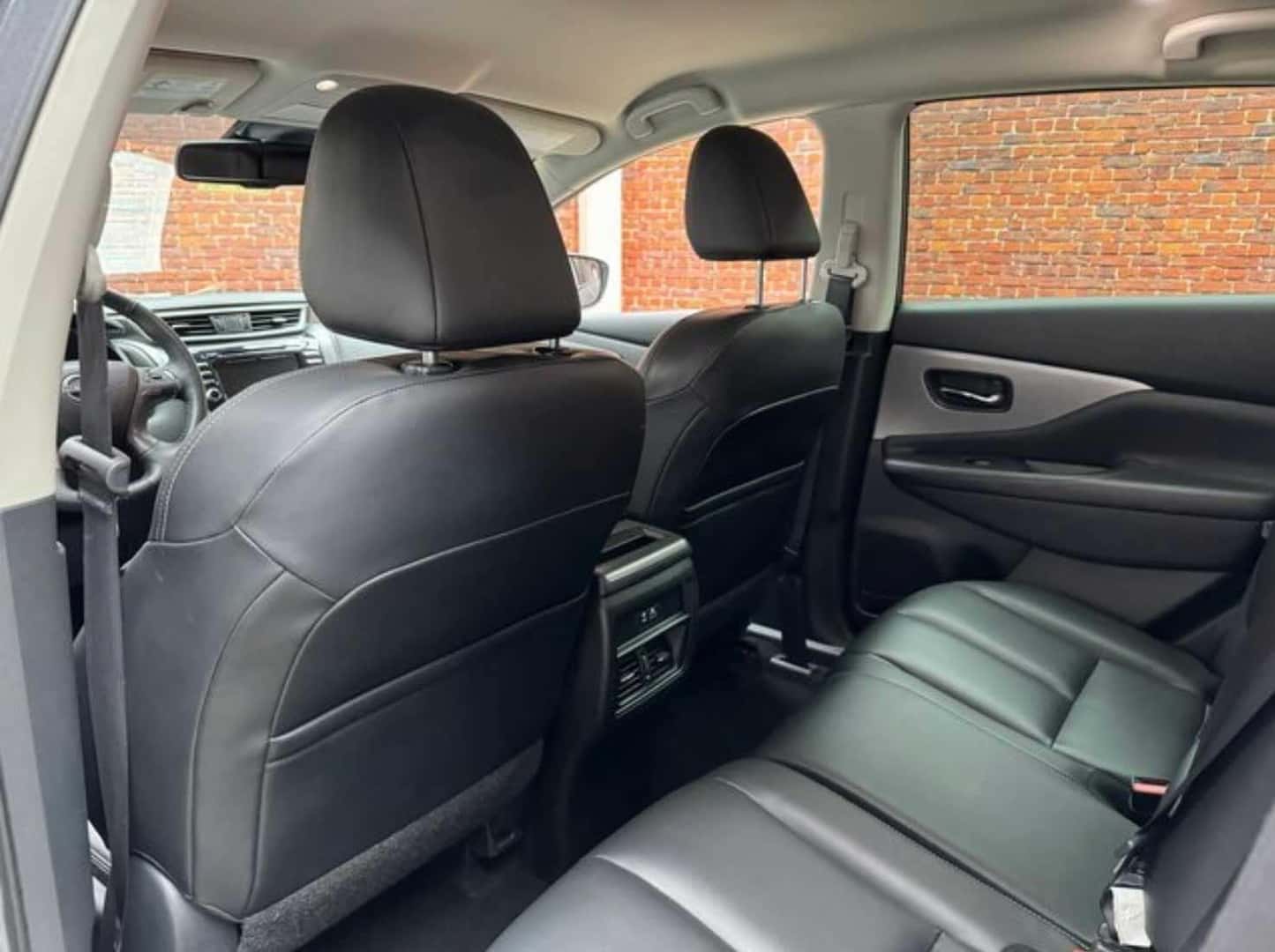 Nissan Murano interior