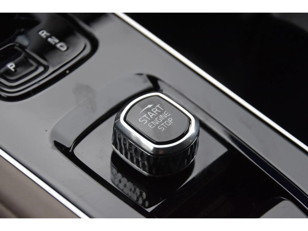 2026 Volvo - image 37