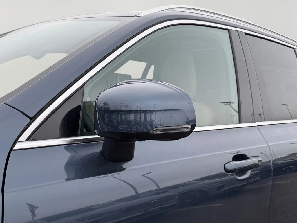 2026 Volvo - image 26