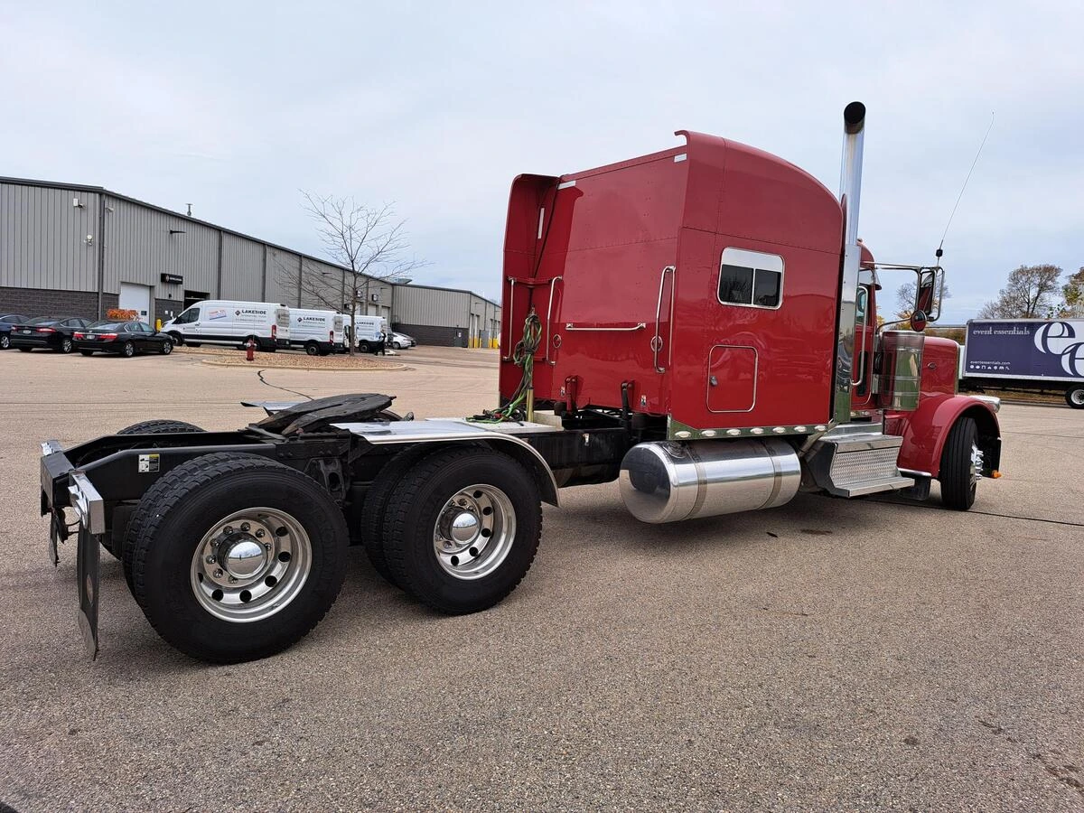 2018 Peterbilt 389 — photo 7