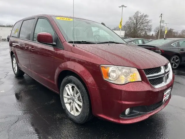 Used 2020 Dodge Grand Caravan SE Plus with VIN 2C4RDGBGXLR236549 for sale in Oregon, IL