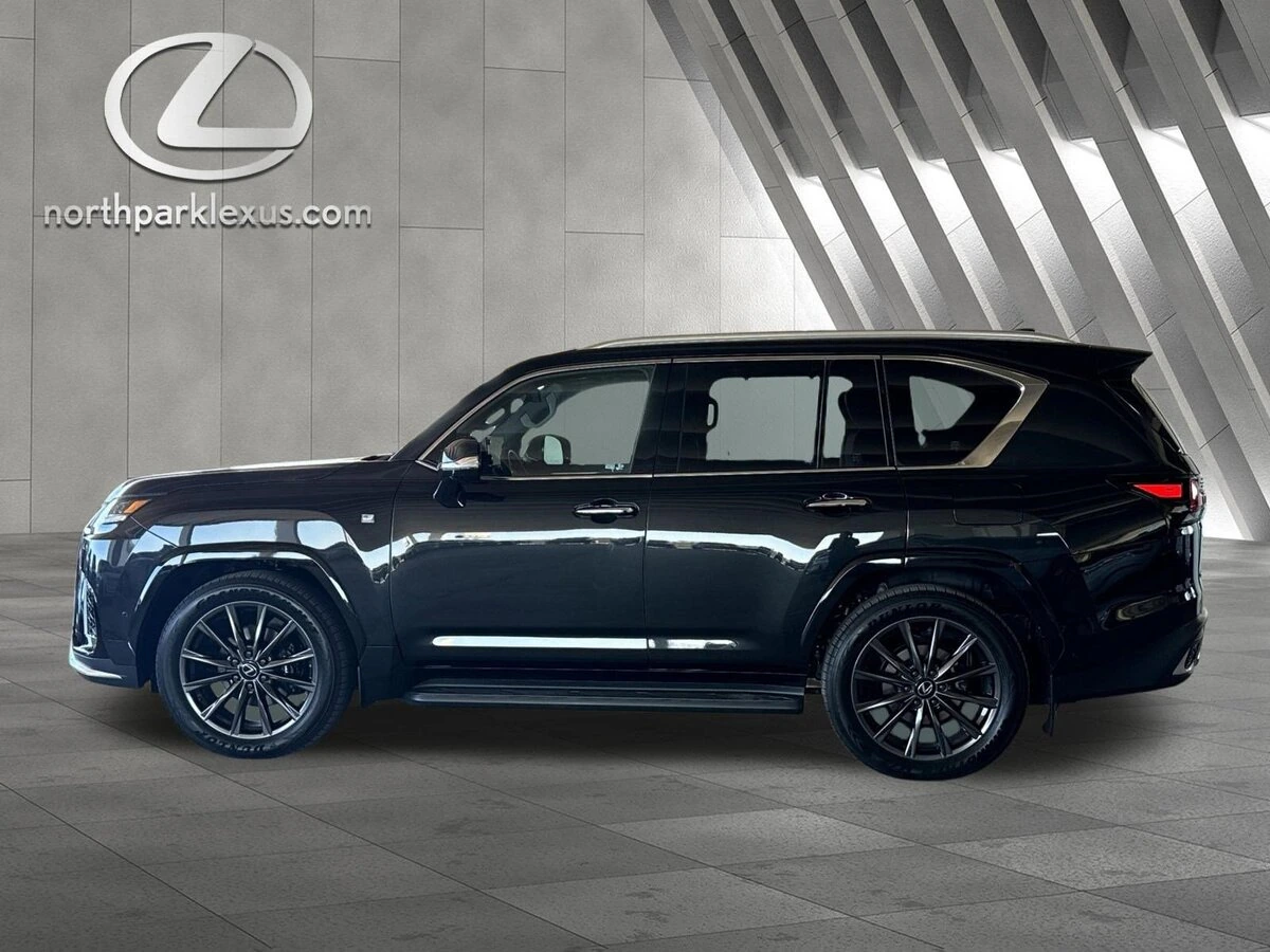 2025 Lexus LX 600 700h F-Sport's photo