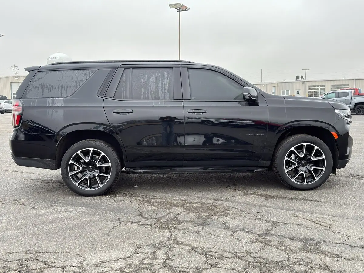 2024 Chevrolet Tahoe RST photo 2