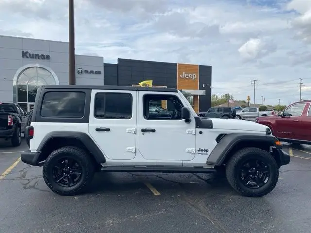 2021 Jeep Wrangler Unlimited Sport Altitude photo 3