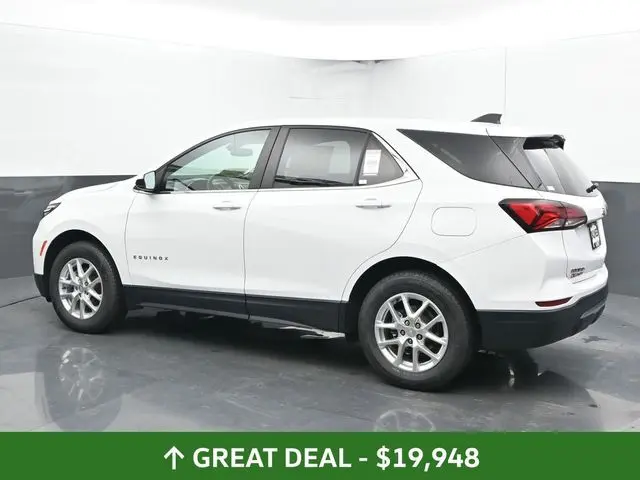 2023 Chevrolet Equinox LT photo 2