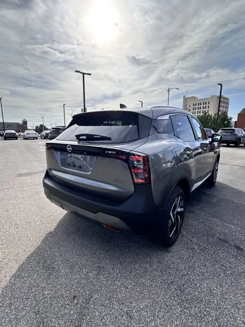 2026 Nissan Kicks SV photo 2