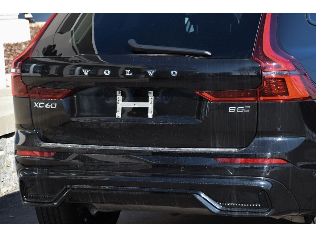 2026 Volvo - image 29