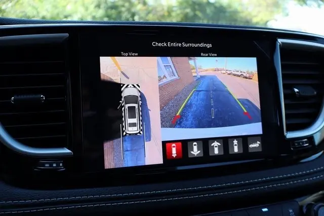 2026 Chrysler Pacifica photo 20