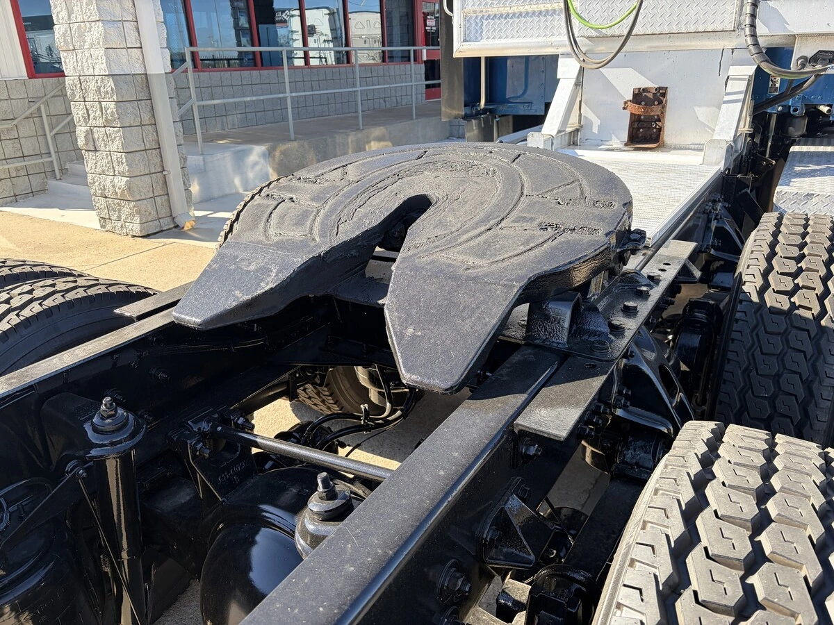 2023 Kenworth T680 — photo 8