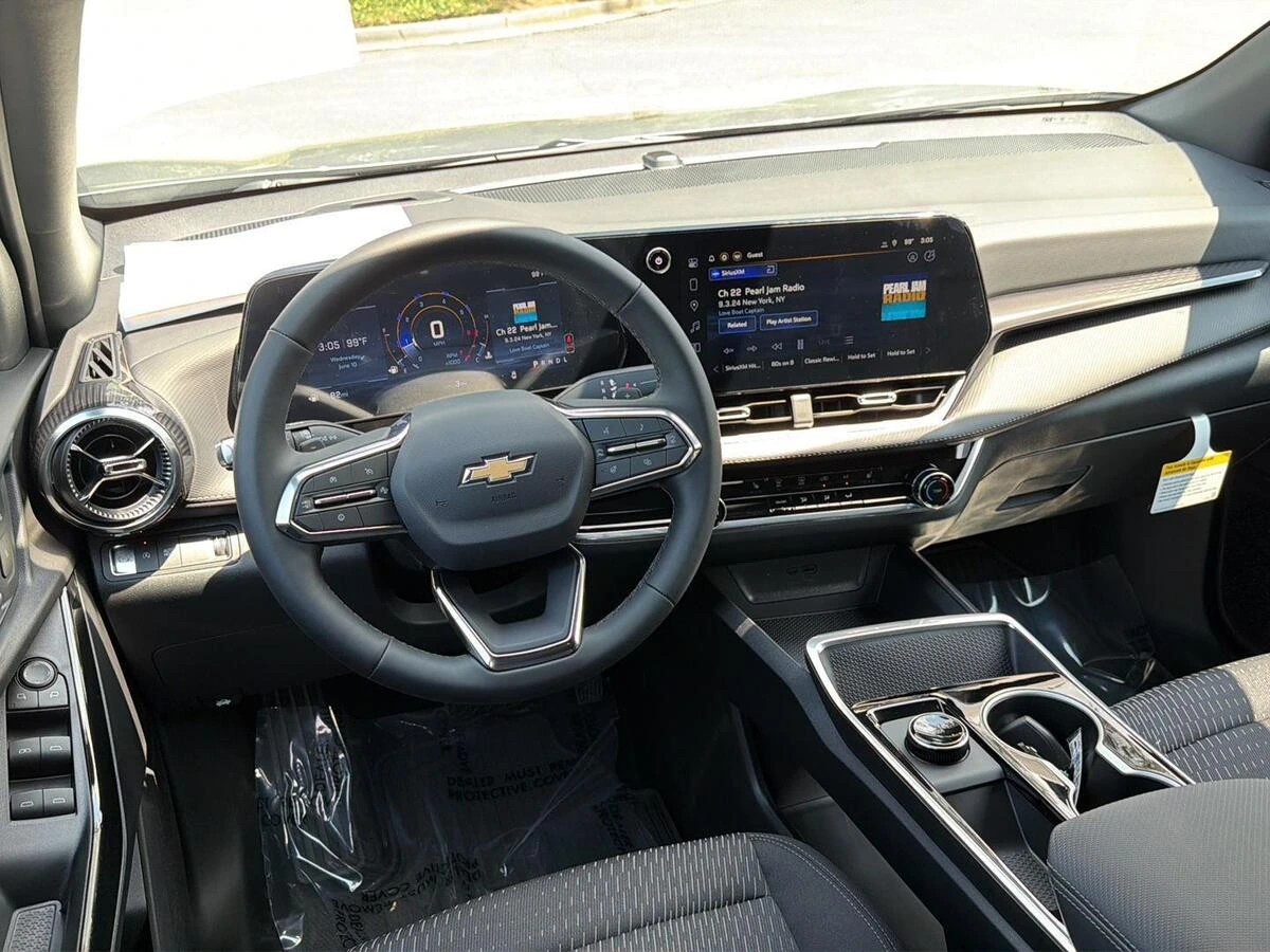 2026 Chevrolet Equinox LT - Photo 18