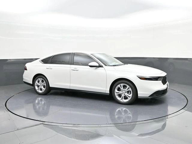 2025 Honda Accord LX - Photo 13
